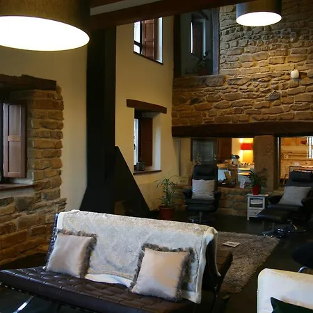 Urune Hotel 2*